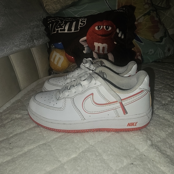 Nike Kids White and Pink Sneakers - Picture 4 of 12